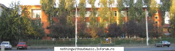 Alina. [ Lic Bilingv Miguel d Cervantes] - a doua.. poza din fatza sklii.. crek o sa - School !